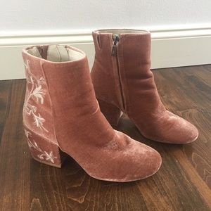 Kenneth Cole Pink Velvet Embroidered Boots